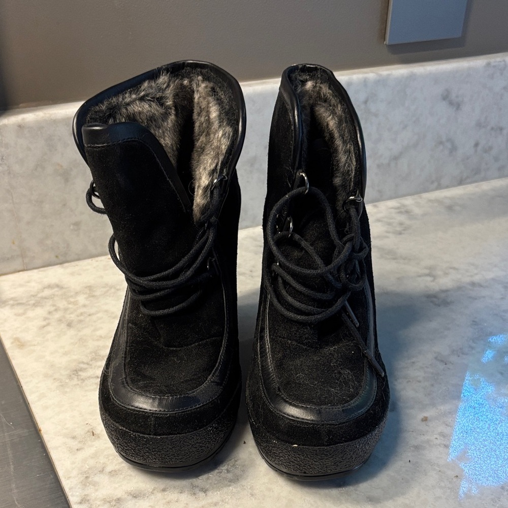 United Nude Black Sole